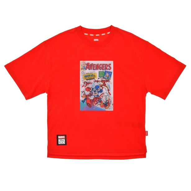 角度によって違うデザインが楽しめる「マーベル アベンジャーズ、ミッキー＆フレンズ 半袖Tシャツ The Avengers」(4400円)