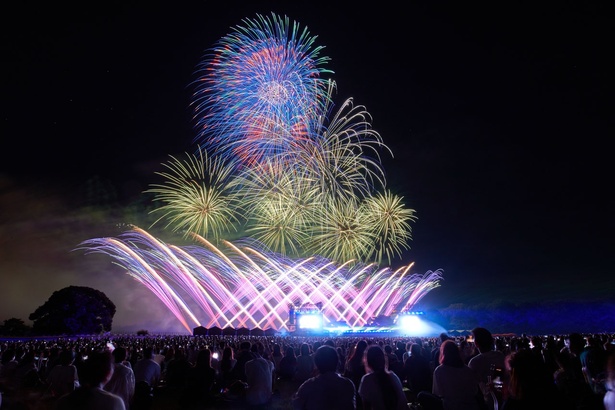 「Disney Music & Fireworks」茨城公演、1万2000発の花火と極上の音響が秋の夜空を華やかに彩る
