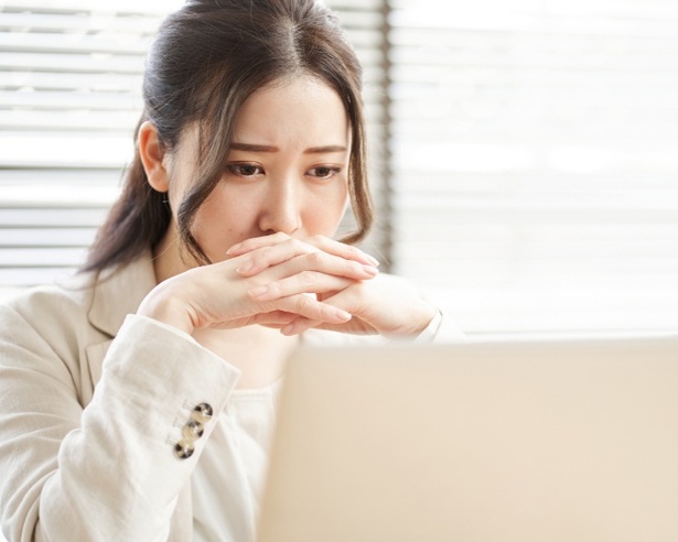 「仕事で自己嫌悪に陥る瞬間」は？対処法は？