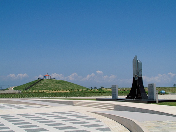 沿岸部一帯に整備された東日本大震災の防災メモリアル公園「千年希望の丘」