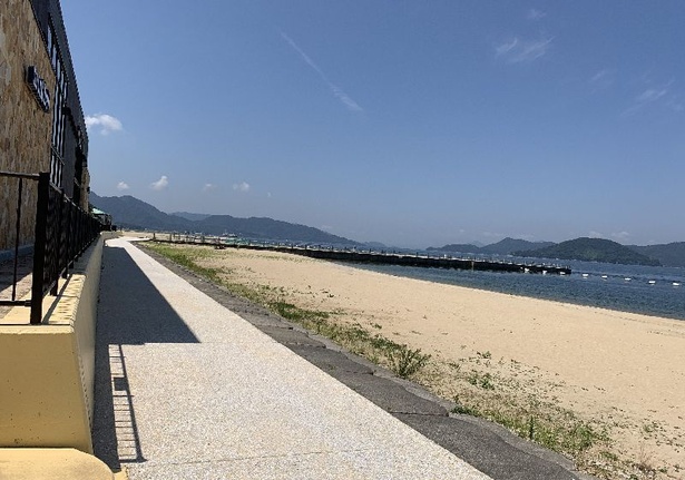 【写真】西日本最大級の人工海浜「ベイサイドビーチ坂」
