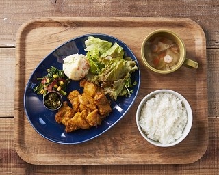 ハマスタ近くのカフェでベイスターズ選手寮のメニューが食べられる！