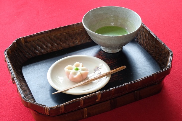 「十六夜山荘」の和菓子作り