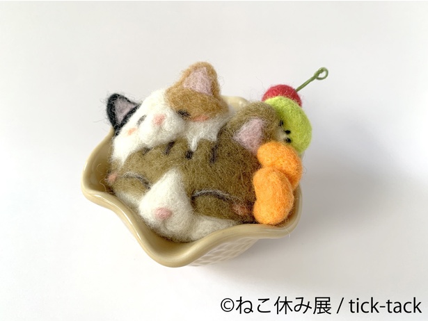 tick-tackの「にゃんこアイスパフェ(三毛猫＆キジトラ猫)」(4950円)
