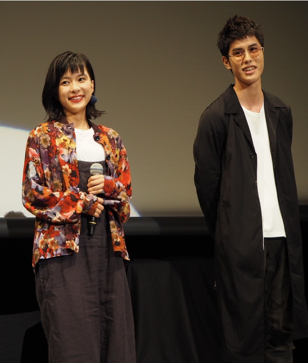 登壇した芳根京子と寛一郎