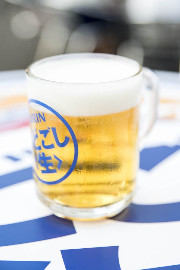【写真を見る】キンキンに冷えた1杯100円(税込)の「のどごし<生>」