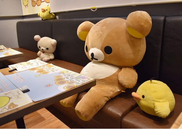 愛らしいキャラクターたちが店のいたる所でお出迎え