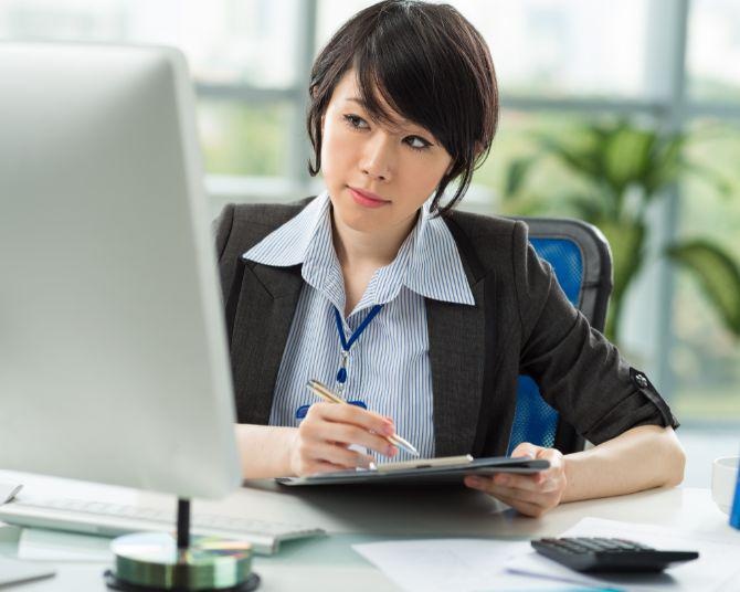 管理職を「希望しない」女性が6割！昇進で崩れるワークライフバランスを懸念、2023年女性管理職の実態を調査