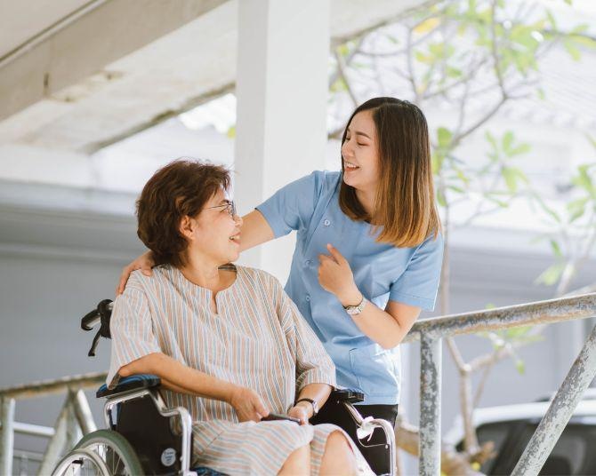遠距離介護の帰省頻度は「最低でも月に1回以上」、介護経験がある人に介護状況に関するアンケートを実施