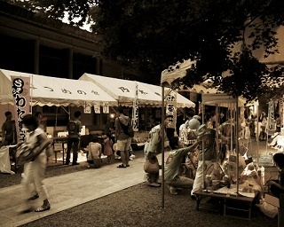 レトロ感溢れる"乃木神社の夏祭り"でタイムスリップ体験