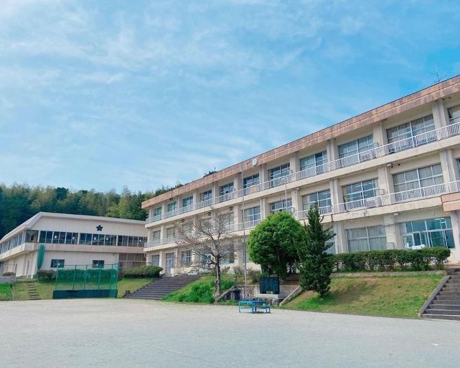廃校を活用して地域のIT交流拠点に。三重県多気郡明和町に「修正集学校」がオープン