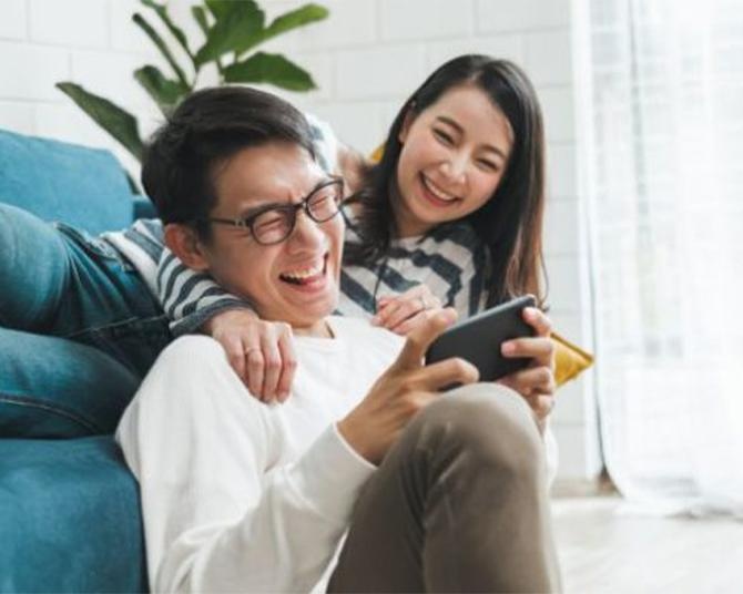 恋人が“推し活”をするのはあり？調査の結果、「金額の条件」や「許せる・許せないのボーダーライン」が判明