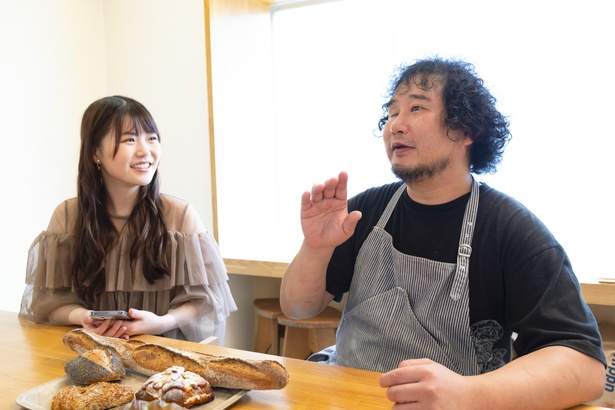 天神橋筋商店街のパン店「HATSUTATSU 天六店」のクロワッサンの