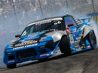 GT-Rが空を飛ぶ！2年ぶりの「D1大阪 夏の陣」開催