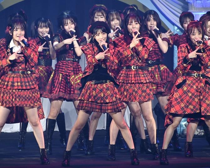 AKB48、武道館にて新体制のコンサートを開催！柏木由紀の卒業発表も！