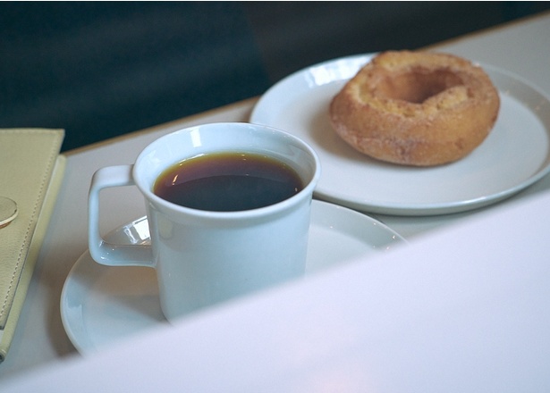 神戸ドーナツと伽楽ブレンドコーヒーのセット(520円)