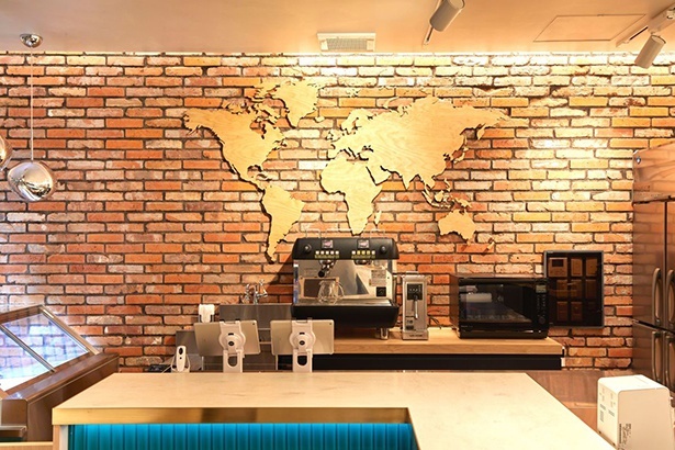 THREE TEA CAFE トレインチ自由が丘店