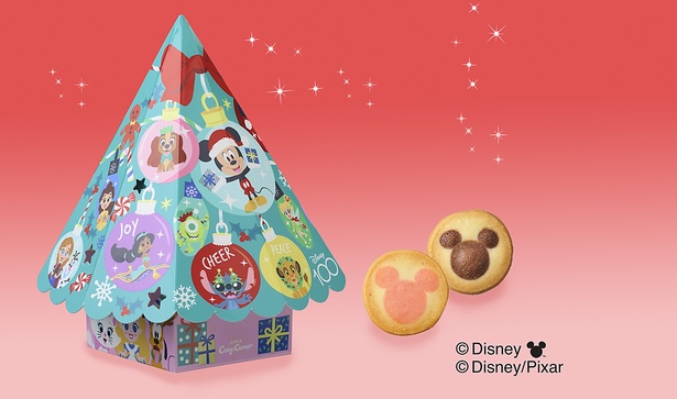 インテリアとして飾って楽しめるツリー形ボックスの「＜ディズニー＞クリスマスツリー(7個入)」(594円)は黒とピンクのミッキーマウスアイコン柄のクッキー入り