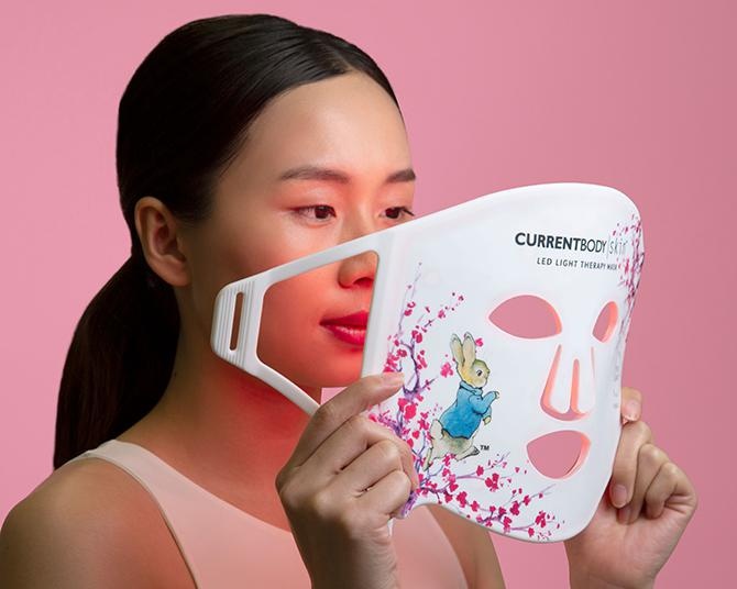 ピーターラビット(TM)がマスク型美顔器「カレントボディ」とコラボ！数量限定の特別パッケージが登場