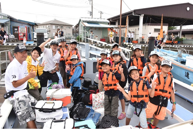 2号船はコーチ3名、生徒11人というパーティーで出港