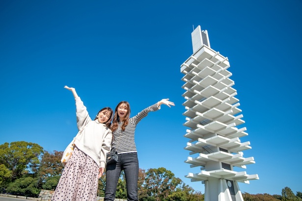 駒沢オリンピック公園のシンボル「オリンピック記念塔」の前で記念撮影！
