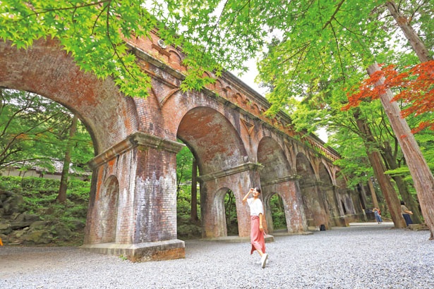 京都観光 水路閣や名庭で癒される 青もみじの南禅寺を涼さんぽ ウォーカープラス