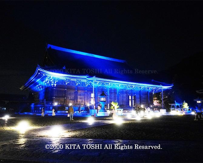 最新鋭の機材を用いた“光のデジタル演出”で、浄土宗の総本山・知恩院をライトアップ！