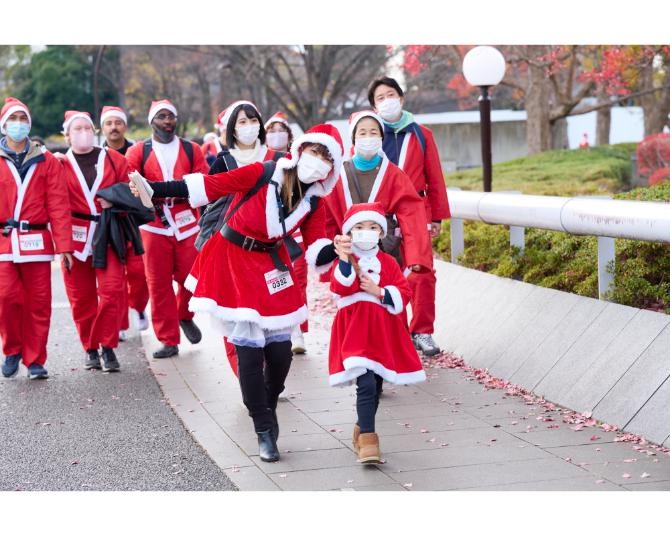 いよいよ今月！約3000名のサンタクロースが東京・代々木公園と大阪城公園を真っ赤に染める「グレートサンタラン2023」が開催