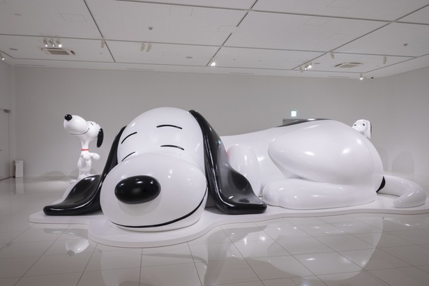 寝顔がかわいい巨大スヌーピーも！ミュージアムの見どころやオリジナルグッズ満載のショップをチェック