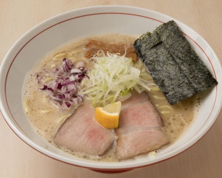 タイの出汁で勝負！　若き店主が札幌に開いた「ラーメン ノボリザカ」