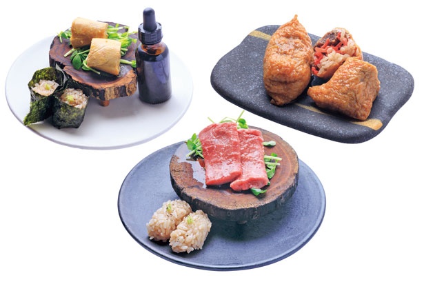 「和牛赤身」(中・1貫230円)、「フォアグラ軍艦」(左・1貫320円)、「牛すじ稲荷」(右・1貫230円)/福島 焼肉寿司