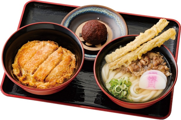 ミニうどん・ミニ丼・ミニぼた餅がセットになった「資さん選べるしあわせセット」