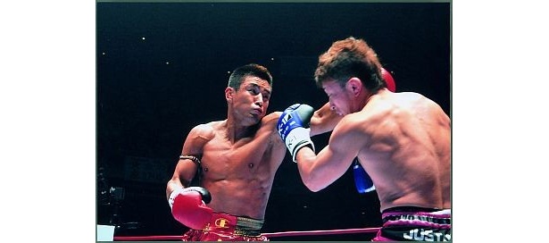 ｢格闘技史上最大の祭典Dynamite!!・勇気のチカラ2009｣で引退する魔娑斗(写真左)