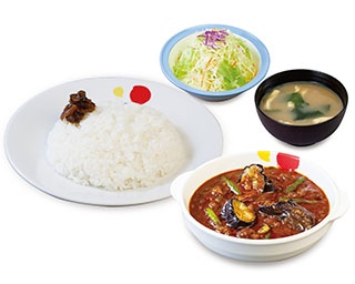 松屋から「粗挽き肉と茄子の麻婆カレー定食」が新登場！