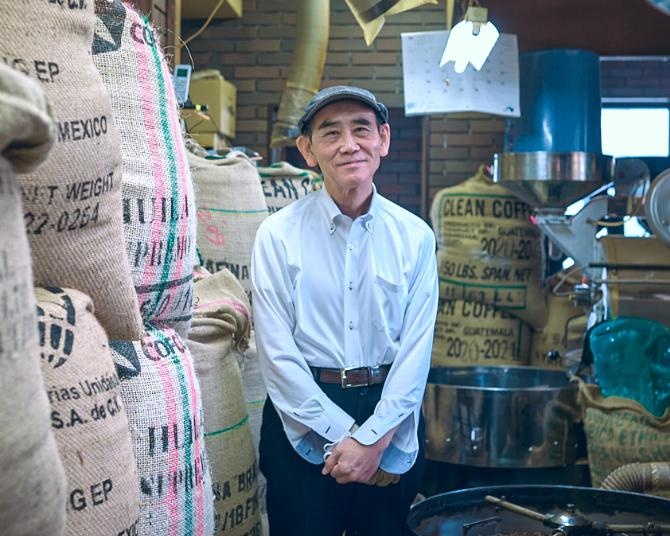 コーヒーで旅する日本／九州編｜豆の種類は60種以上、なかには100グラム400円アンダーも。佐賀市の「いづみや珈琲」は地域に愛されてまもなく70年