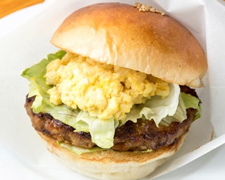 北海道の人気ベーカリー「もりもと」本店の超人気ハンバーガーとは!?