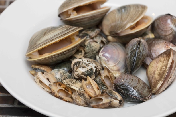 スープはハマグリ、アサリ、ホンビノスガイの3種の貝を使用