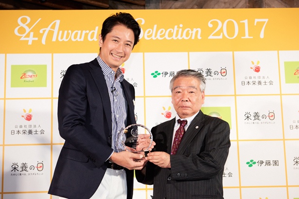 【写真を見る】著名人部門「84 Award」で受賞した俳優の谷原章介