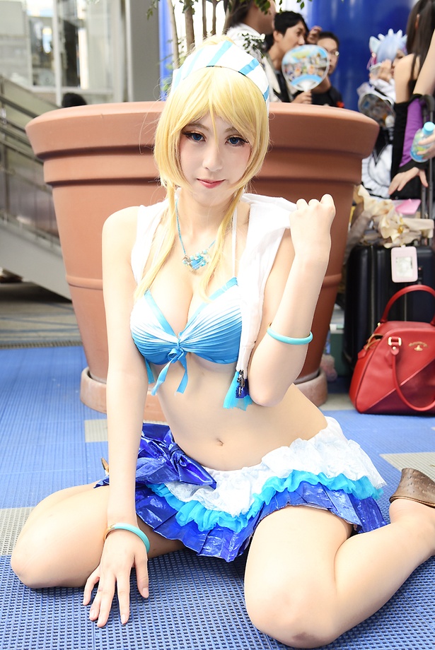 「ラブライブ！」の絢瀬絵里に扮する照井るゐさん
