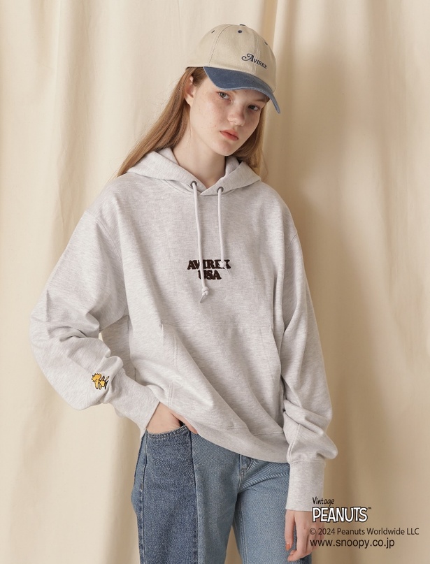 「PEANUTS×AVIREX PULL PARKA(L/GREY)」(1万2980円)※サイズ：FREE