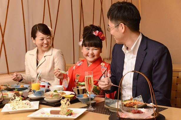 ディズニーホテルならではの七五三プランで、子供の健やかな成長を祈る七五三のお祝いのひとときを過ごしてみてはいかが？