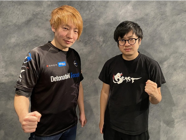 トーナメントに参加していた板橋ザンギエフ選手(左)、ふ～ど選手(右)