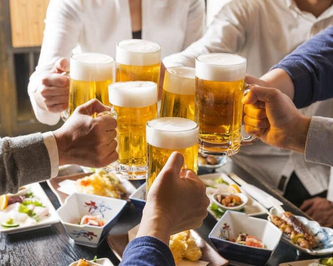 職場の飲み会は必要？「飲みニケーション」についての最新調査、コロナ禍を経て仕事関係の飲み会は減少傾向に