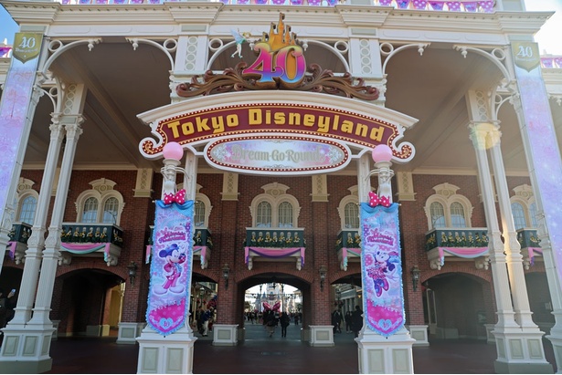 ミニー色”に染まった東京ディズニーランドをレポート！かわいいフォト