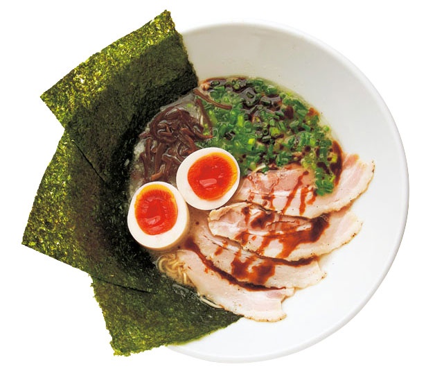 「ニネンヤラーメン」(790円)。4枚のバラチャーシューや卵などをフルトッピング/駅前豚骨ラーメン ニネンヤ