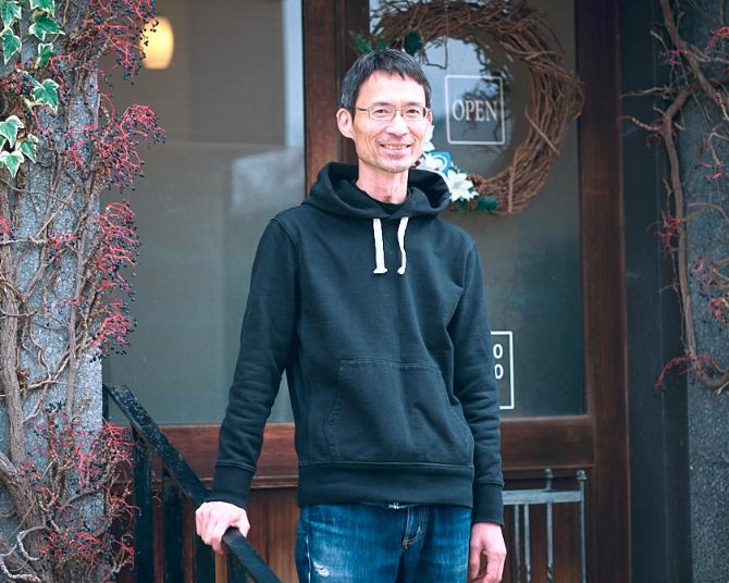 コーヒーで旅する日本／九州編｜ツタに覆われた長門・仙崎のロースタリーカフェ「Cafe Struggle」。20年営みを続け見えた変わらないこと、変えるべきこと