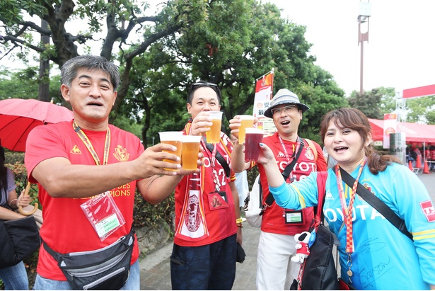 グランパスの勝利を願って、家族や仲間とビールで乾杯しよう！