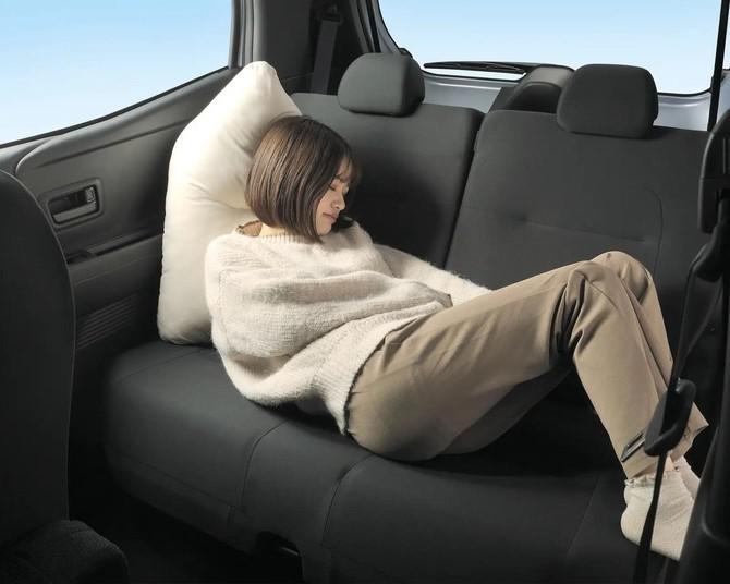 コンパクトカーでの快適な睡眠をサポート!?「シャーミング すみっこクッション」の特徴を聞いてみた
