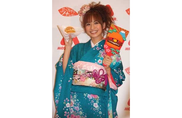 羽子板も持ってお正月気分はバッチリ
