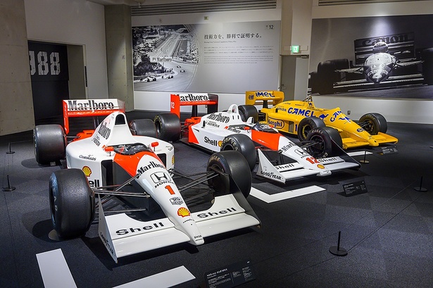 第2期ホンダF1の黄金時代を築き上げた、Lotus Honda 99T(右)、McLaren Honda MP4:4(中)、McLaren Honda MP4:6(左)